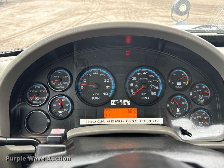 image for item EG5888 2010 International 4400 bucket truck