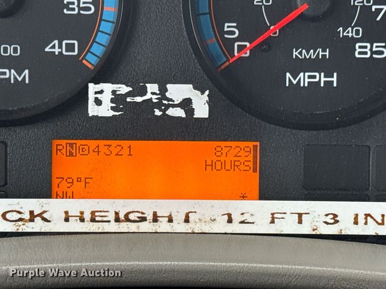 image for item EG5888 2010 International 4400 bucket truck