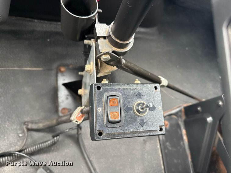 image for item EG5888 2010 International 4400 bucket truck