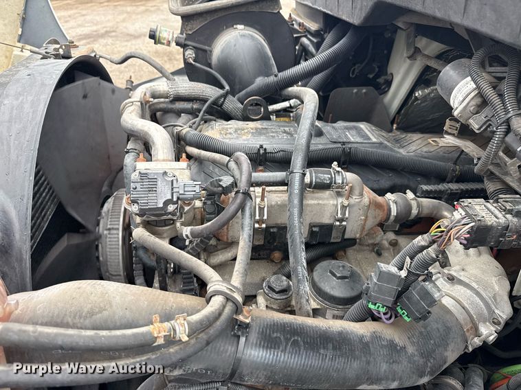 image for item EG5888 2010 International 4400 bucket truck