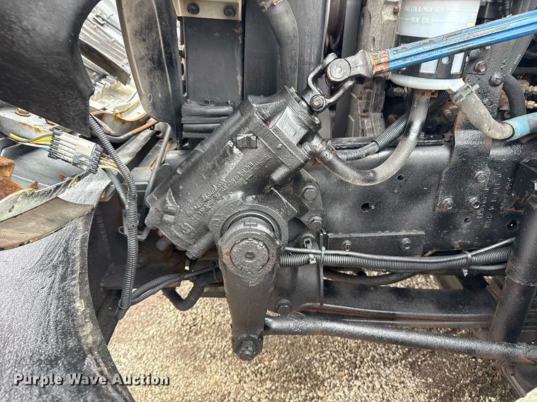 image for item EG5888 2010 International 4400 bucket truck