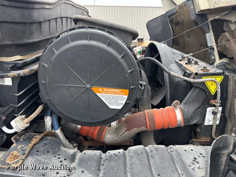 image for item EG5888 2010 International 4400 bucket truck