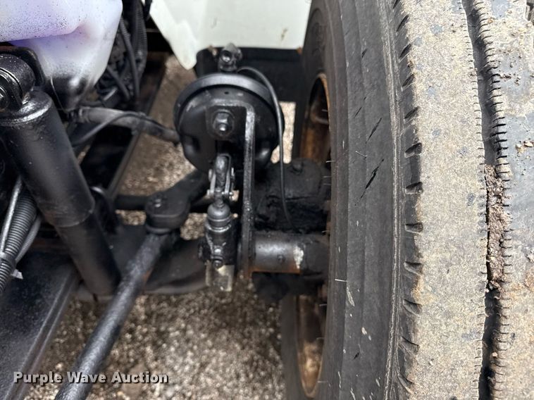 image for item EG5888 2010 International 4400 bucket truck