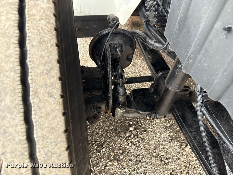 image for item EG5888 2010 International 4400 bucket truck