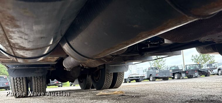 image for item EG5888 2010 International 4400 bucket truck