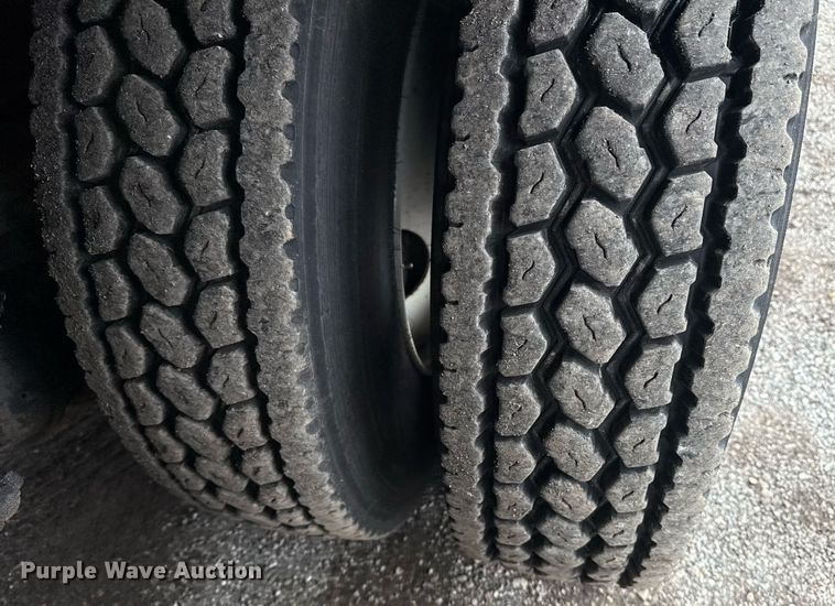 image for item EG5888 2010 International 4400 bucket truck