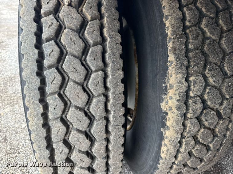 image for item EG5888 2010 International 4400 bucket truck