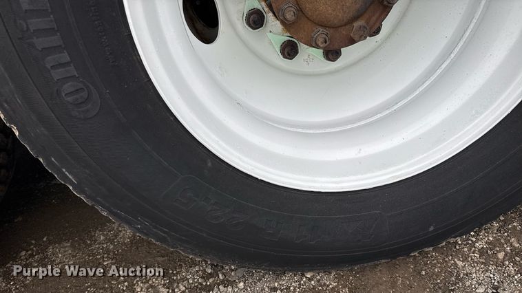 image for item EG5888 2010 International 4400 bucket truck