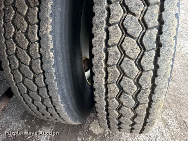 image for item EG5888 2010 International 4400 bucket truck