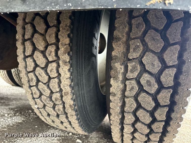 image for item EG5888 2010 International 4400 bucket truck