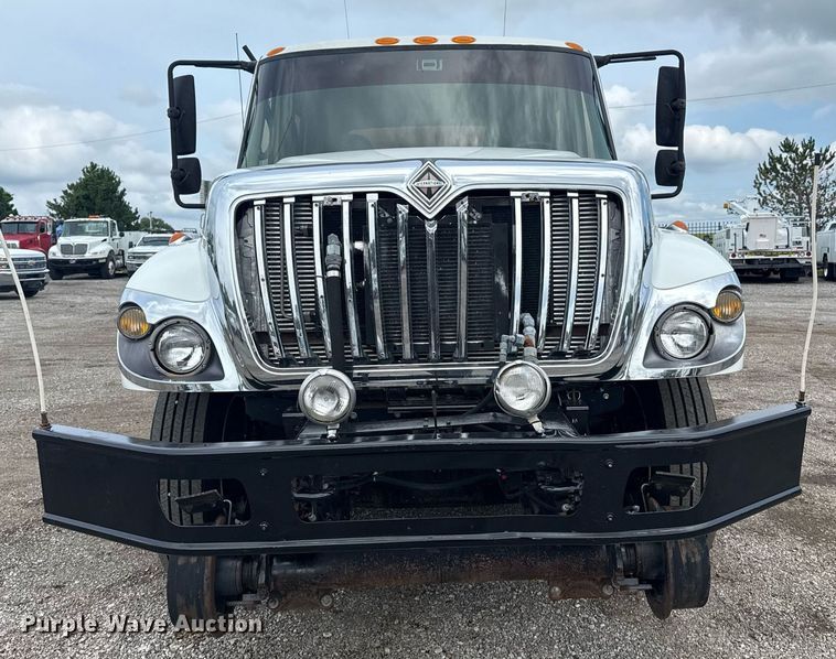 image for item EG5895 2008 International Workstar 7400 Crew Cab utility / service truck