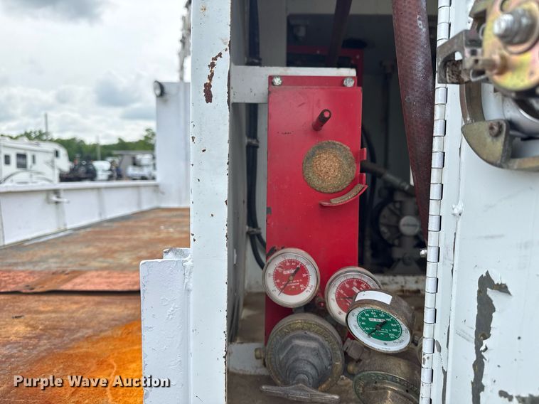 image for item EG5895 2008 International Workstar 7400 Crew Cab utility / service truck