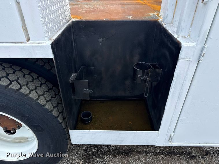 image for item EG5895 2008 International Workstar 7400 Crew Cab utility / service truck