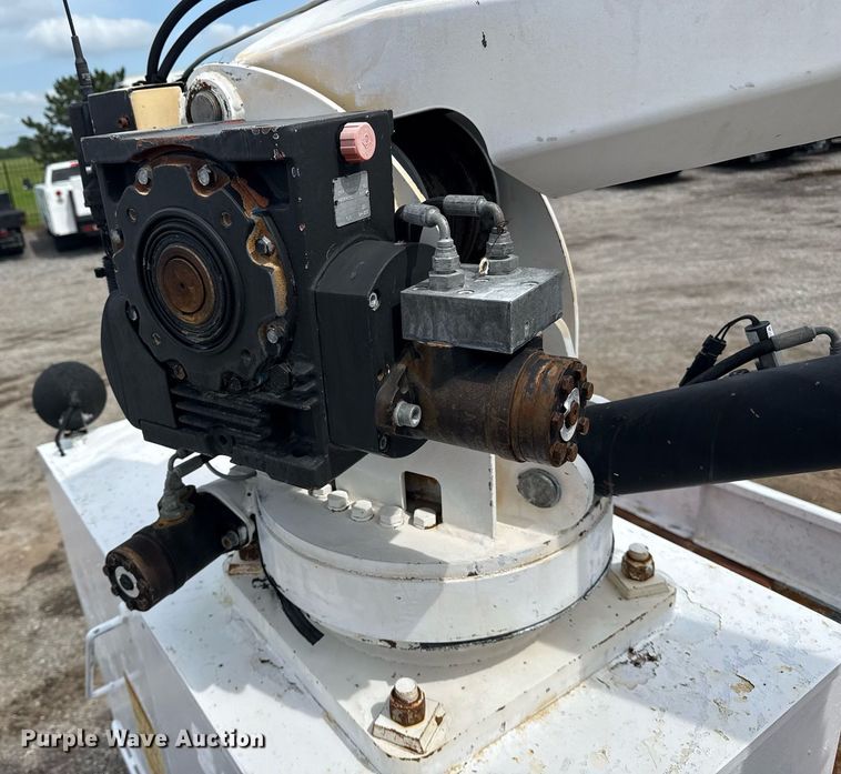 image for item EG5895 2008 International Workstar 7400 Crew Cab utility / service truck