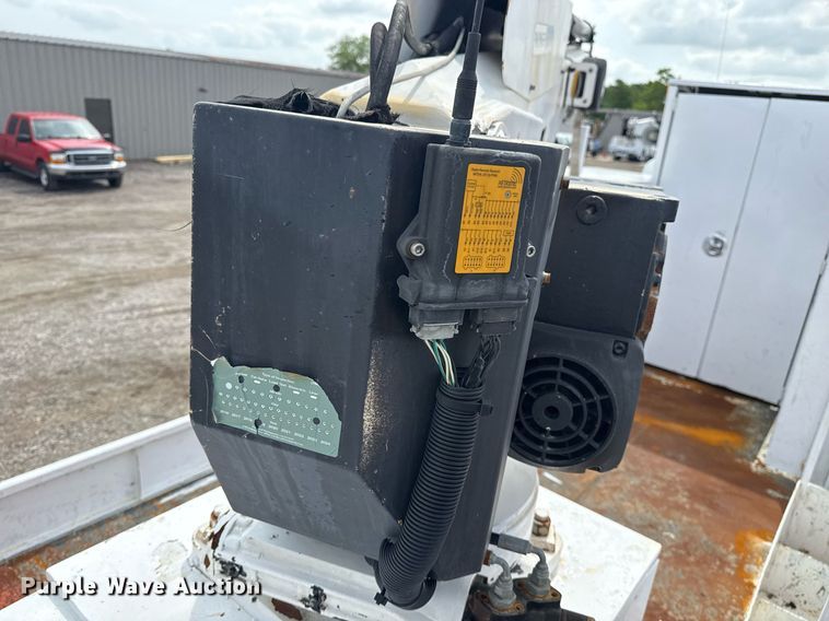 image for item EG5895 2008 International Workstar 7400 Crew Cab utility / service truck