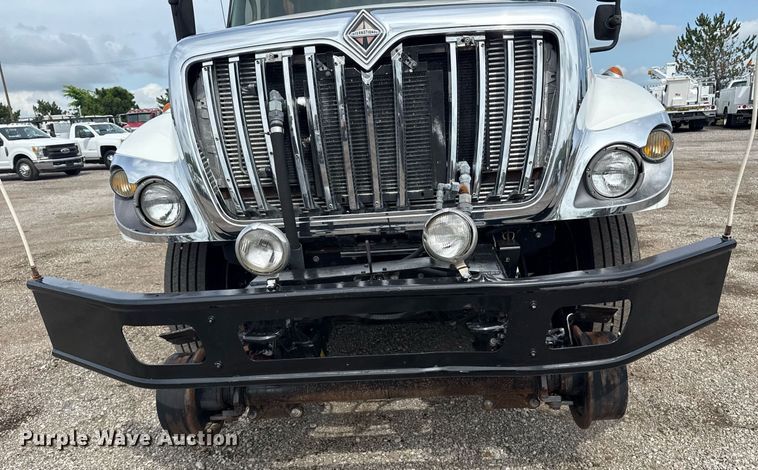 image for item EG5895 2008 International Workstar 7400 Crew Cab utility / service truck