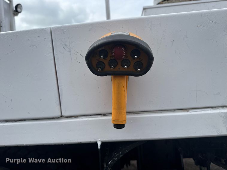 image for item EG5895 2008 International Workstar 7400 Crew Cab utility / service truck