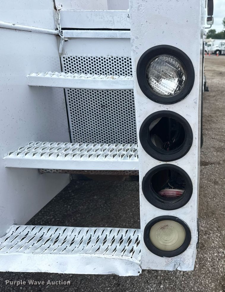 image for item EG5895 2008 International Workstar 7400 Crew Cab utility / service truck