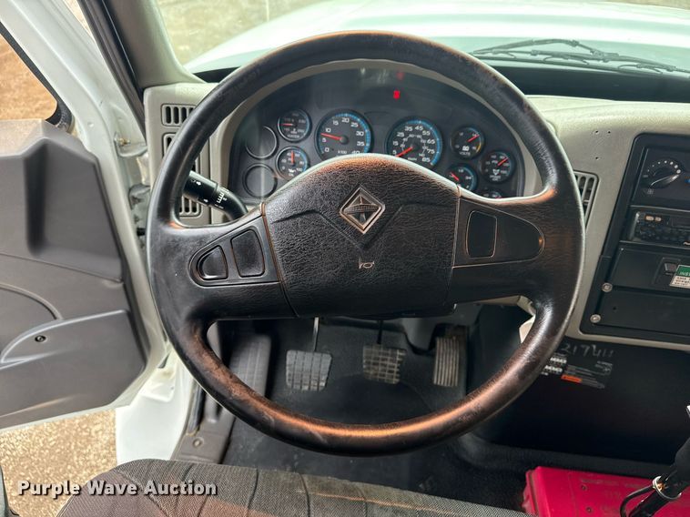 image for item EG5895 2008 International Workstar 7400 Crew Cab utility / service truck