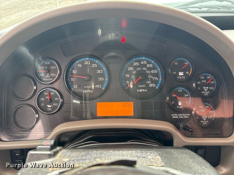 image for item EG5895 2008 International Workstar 7400 Crew Cab utility / service truck