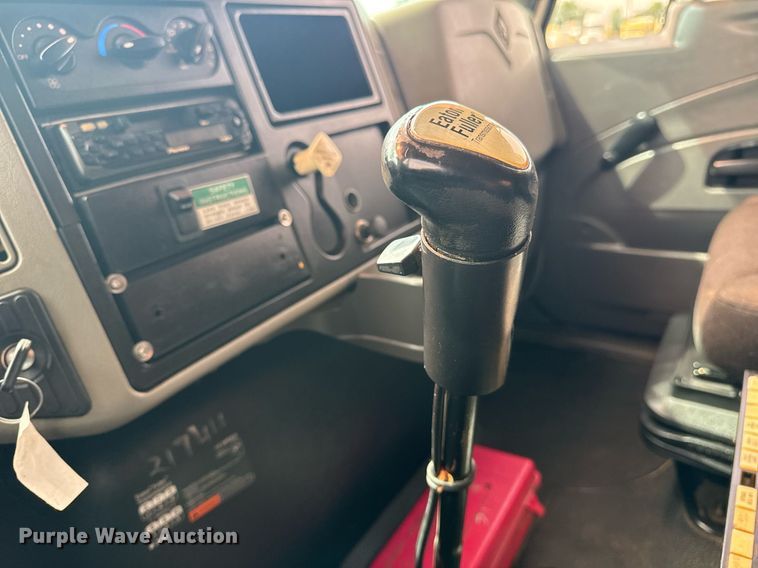 image for item EG5895 2008 International Workstar 7400 Crew Cab utility / service truck