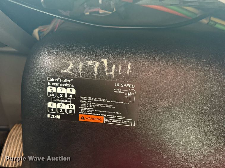 image for item EG5895 2008 International Workstar 7400 Crew Cab utility / service truck