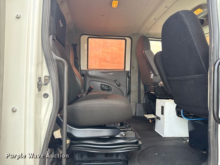 image for item EG5895 2008 International Workstar 7400 Crew Cab utility / service truck