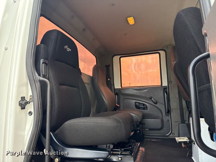 image for item EG5895 2008 International Workstar 7400 Crew Cab utility / service truck