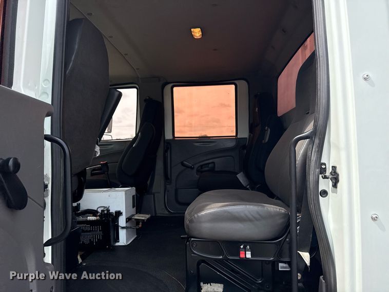 image for item EG5895 2008 International Workstar 7400 Crew Cab utility / service truck