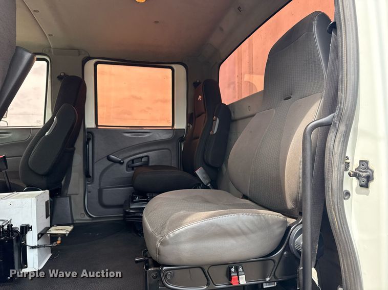 image for item EG5895 2008 International Workstar 7400 Crew Cab utility / service truck