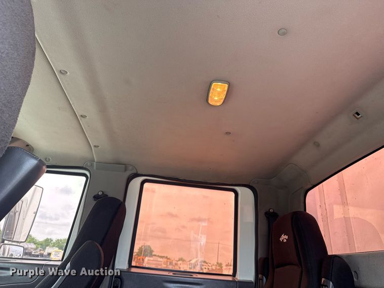 image for item EG5895 2008 International Workstar 7400 Crew Cab utility / service truck