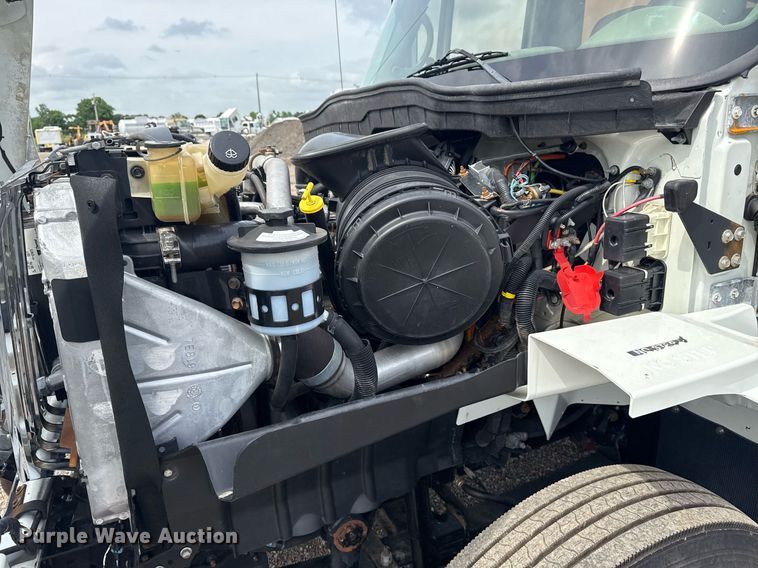 image for item EG5895 2008 International Workstar 7400 Crew Cab utility / service truck