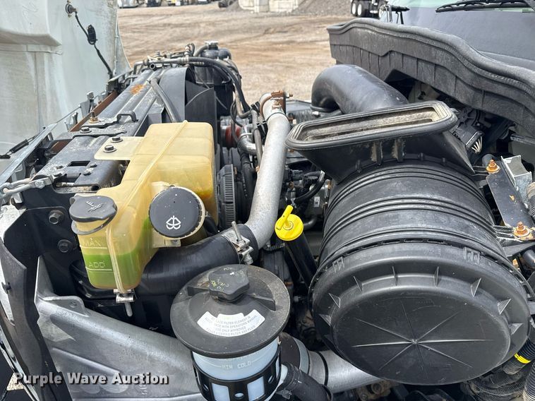 image for item EG5895 2008 International Workstar 7400 Crew Cab utility / service truck