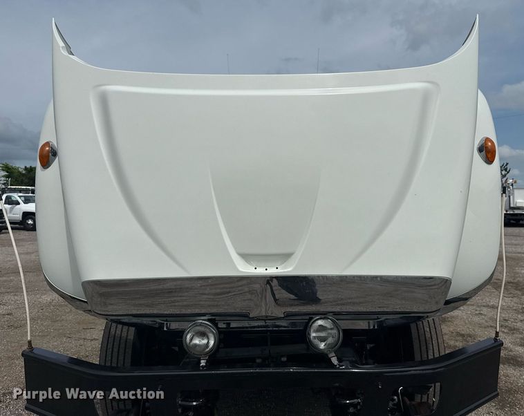 image for item EG5895 2008 International Workstar 7400 Crew Cab utility / service truck