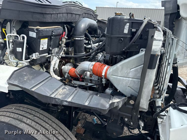 image for item EG5895 2008 International Workstar 7400 Crew Cab utility / service truck