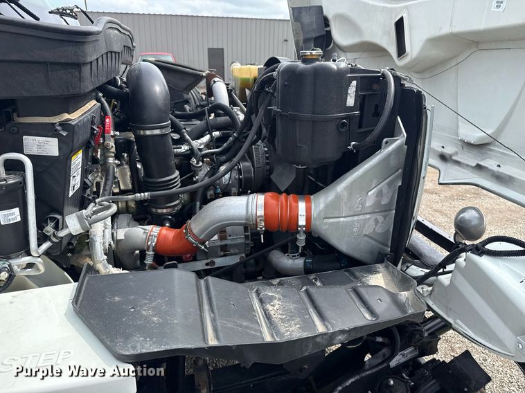 image for item EG5895 2008 International Workstar 7400 Crew Cab utility / service truck