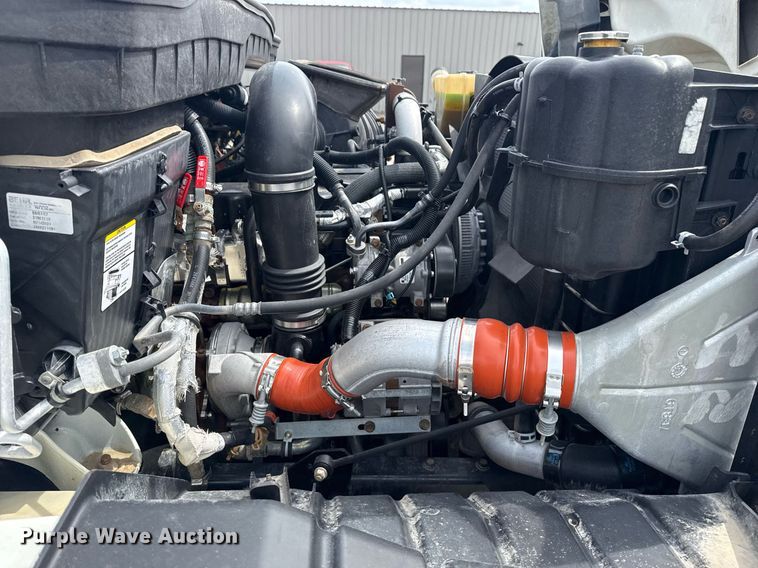 image for item EG5895 2008 International Workstar 7400 Crew Cab utility / service truck