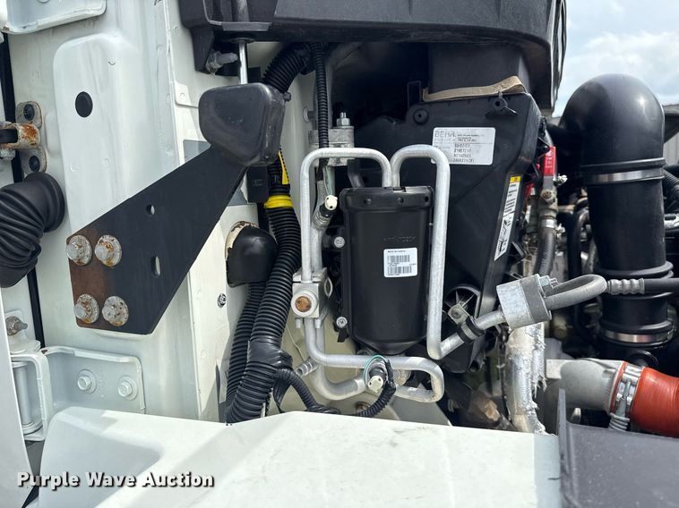 image for item EG5895 2008 International Workstar 7400 Crew Cab utility / service truck