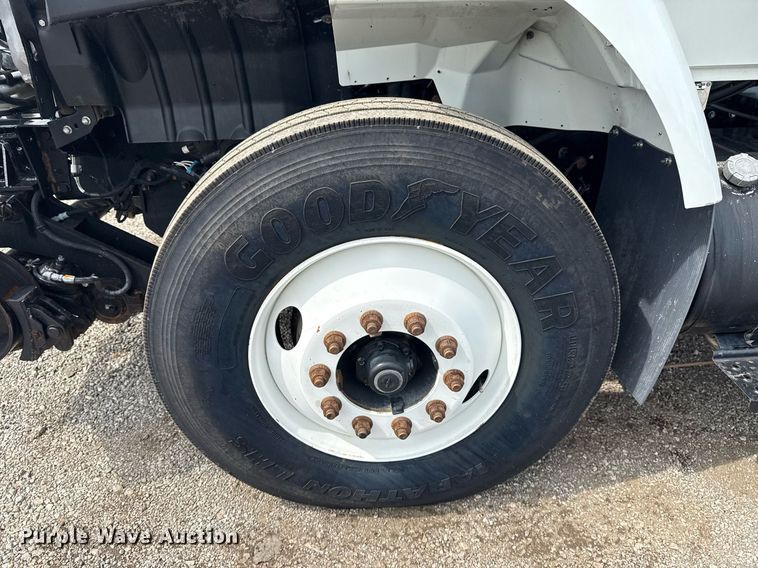 image for item EG5895 2008 International Workstar 7400 Crew Cab utility / service truck