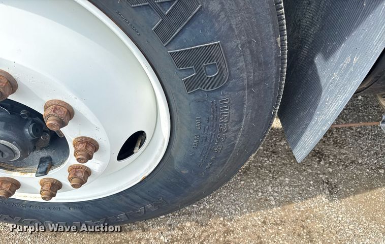 image for item EG5895 2008 International Workstar 7400 Crew Cab utility / service truck