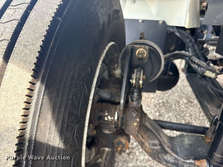 image for item EG5895 2008 International Workstar 7400 Crew Cab utility / service truck