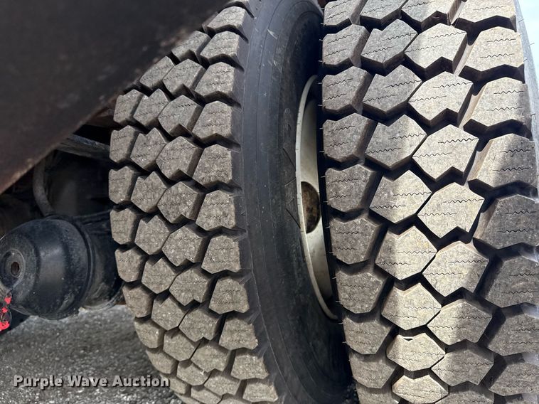 image for item EG5895 2008 International Workstar 7400 Crew Cab utility / service truck