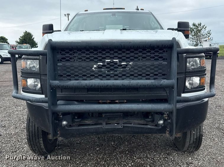 image for item EG5914 2019 Chevrolet Silverado 4500HD Crew Cab utility / service truck