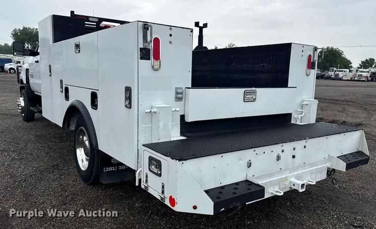 image for item EG5914 2019 Chevrolet Silverado 4500HD Crew Cab utility / service truck