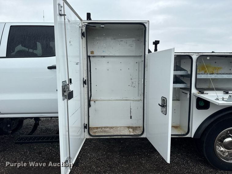 image for item EG5914 2019 Chevrolet Silverado 4500HD Crew Cab utility / service truck