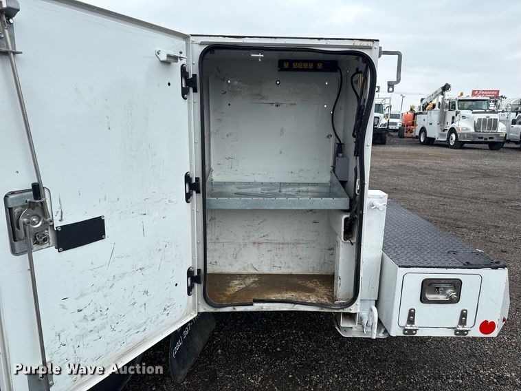 image for item EG5914 2019 Chevrolet Silverado 4500HD Crew Cab utility / service truck