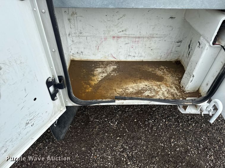 image for item EG5914 2019 Chevrolet Silverado 4500HD Crew Cab utility / service truck