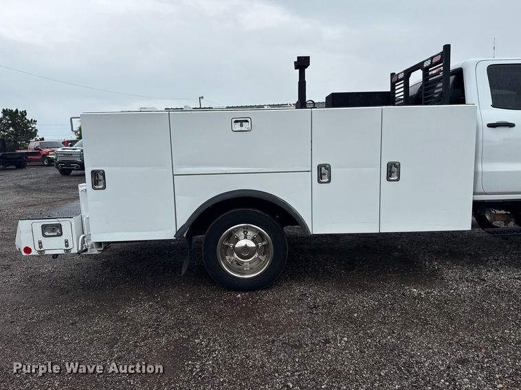 image for item EG5914 2019 Chevrolet Silverado 4500HD Crew Cab utility / service truck