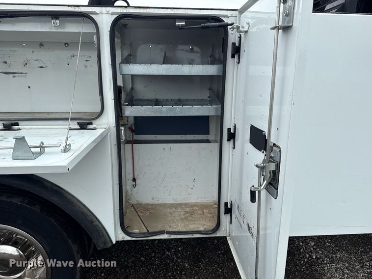 image for item EG5914 2019 Chevrolet Silverado 4500HD Crew Cab utility / service truck