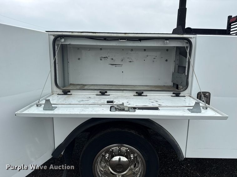 image for item EG5914 2019 Chevrolet Silverado 4500HD Crew Cab utility / service truck